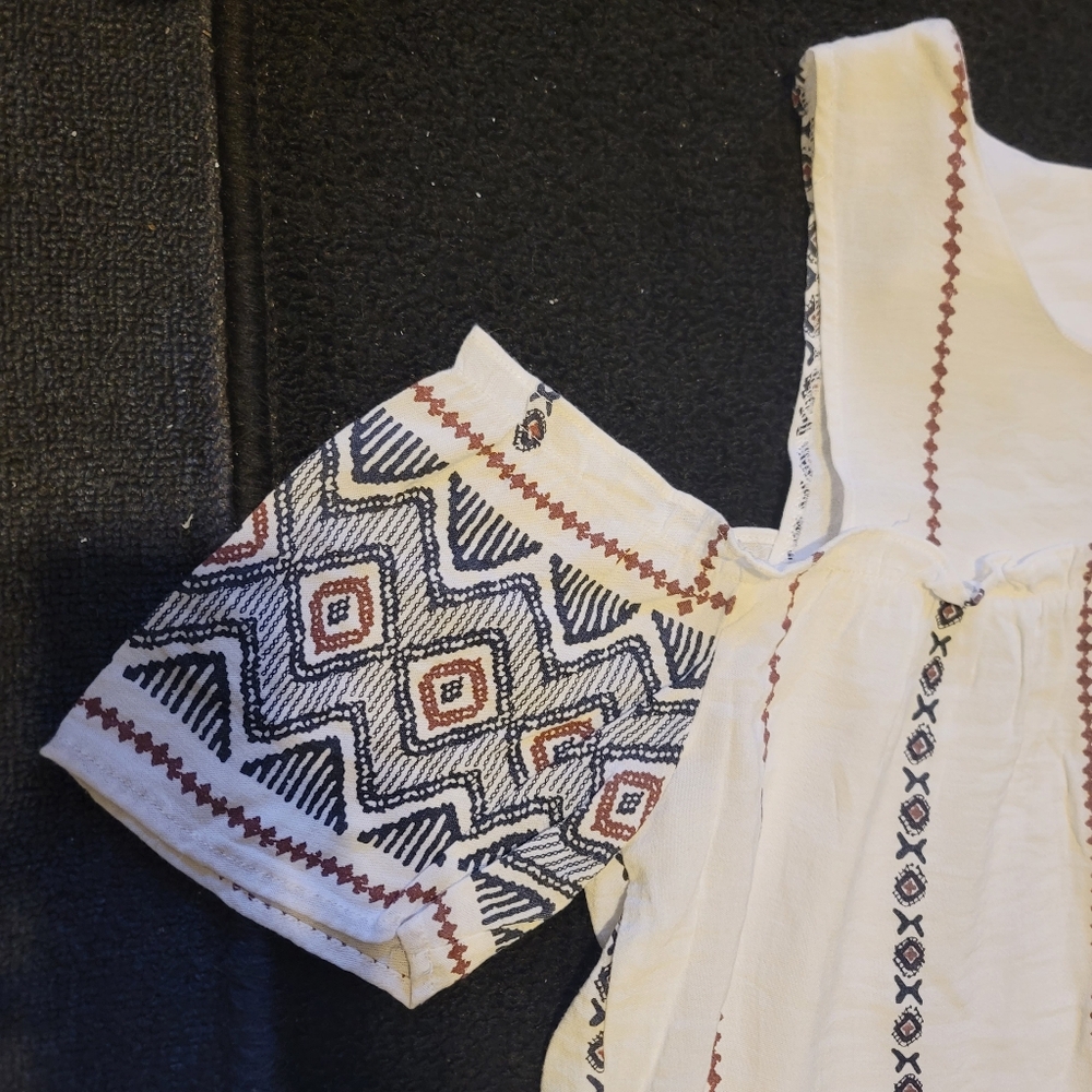 Freeway Cold Shoulder Top - Picture 3 of 9